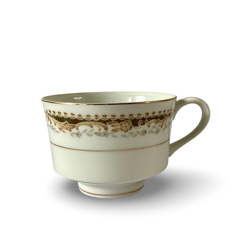 Signature Queen Anne Footed Tea Cup